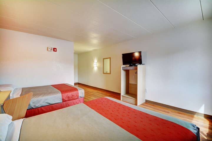 Room 15 of 29