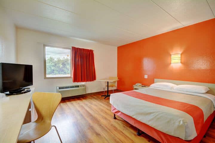 Room 12 of 29